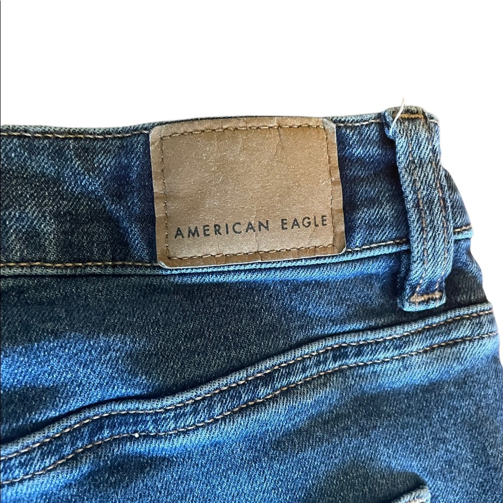 American Eagle light wash high waist mom denim blue jean size 6 - Picture 10 of 11